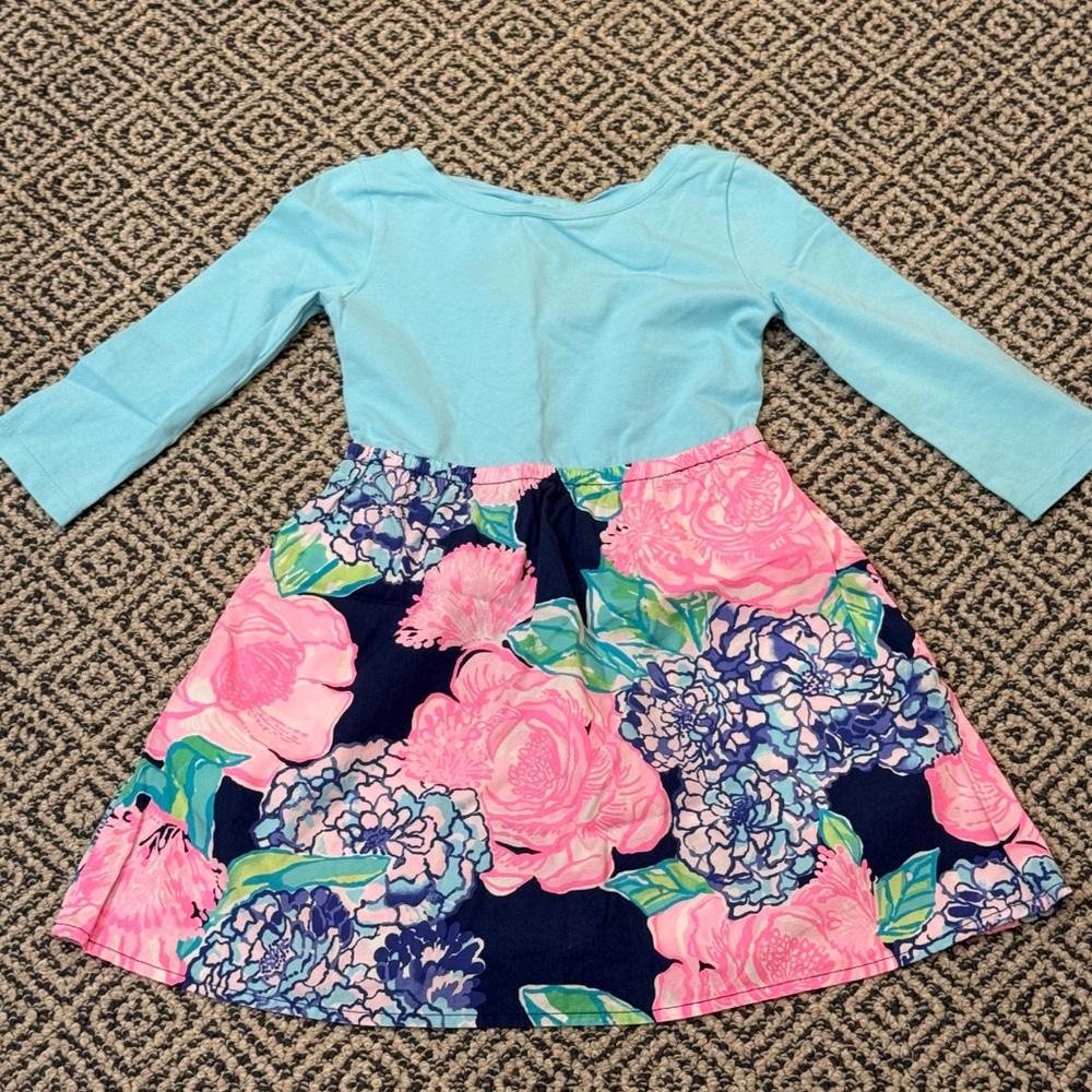 🎉 EUC 🎉 Lilly Pulitzer SM (4-5) Light Blue Top with Pink/Purple Floral Accent